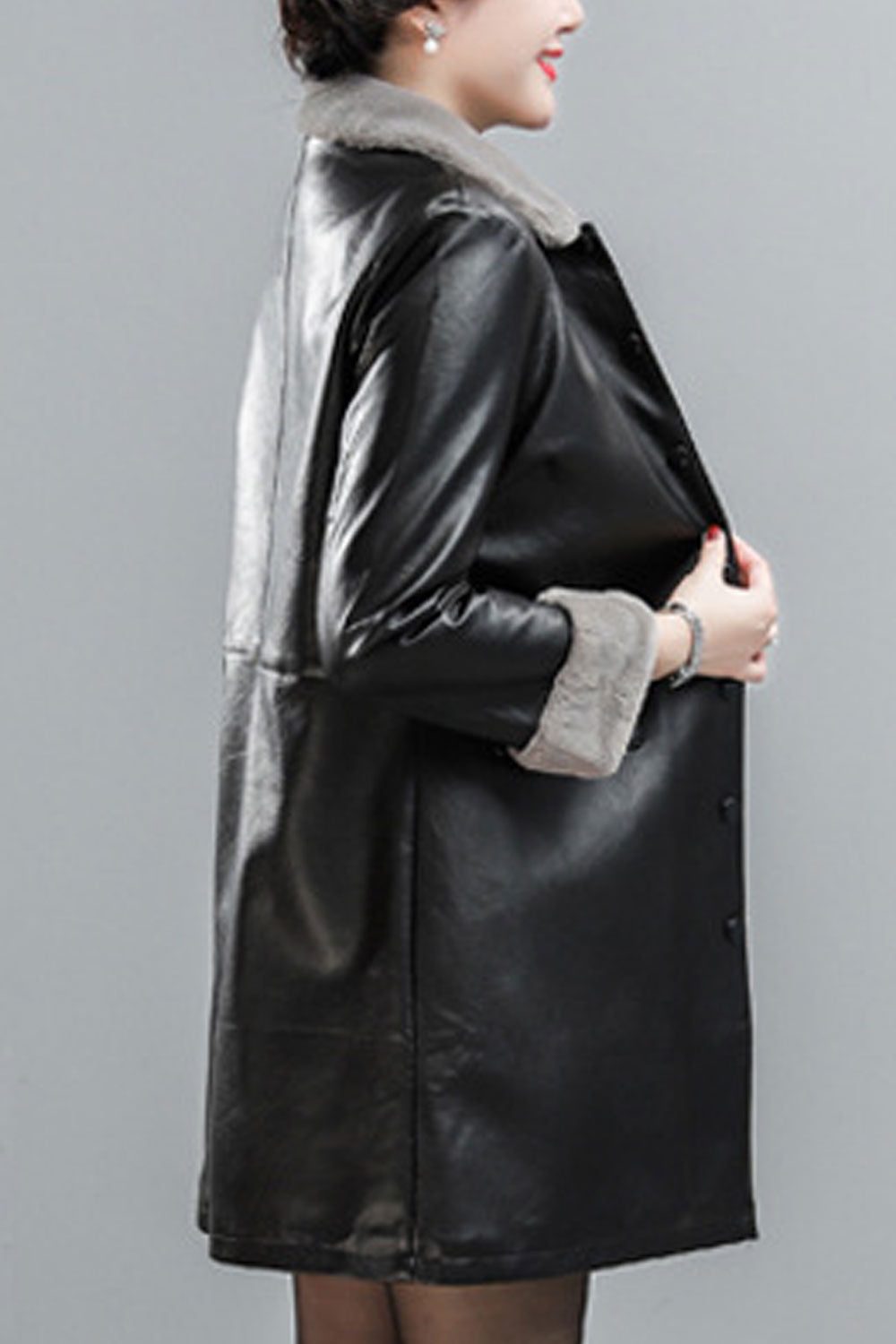 Women Amazing Collar Neck & Cuff Flap Pockets Easy Button Closure Winter Fashionable Leather Jacket - WJK118047